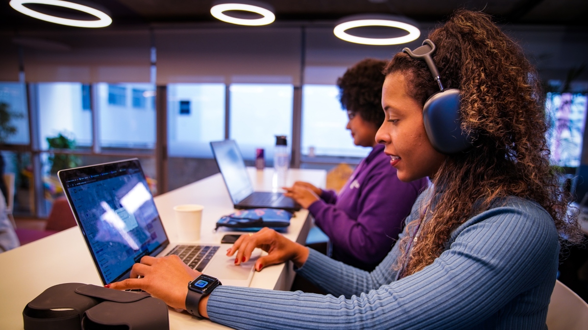 working-at-nubank-person_Feature_1200x675